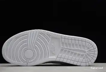Hyperoad AIR 1 LOW JORDAN WHITE' 'TRIPLE 0504